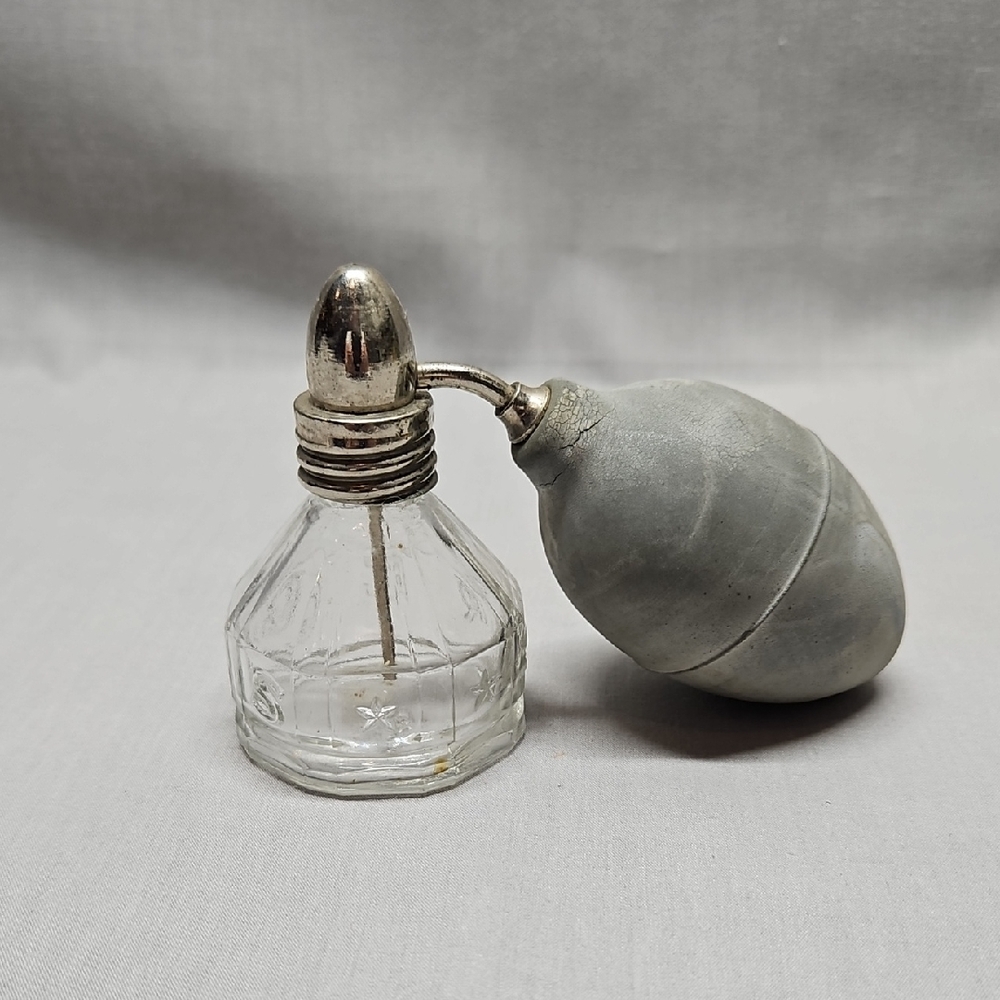 Vintage Old St. Regis Atomizer No. 75